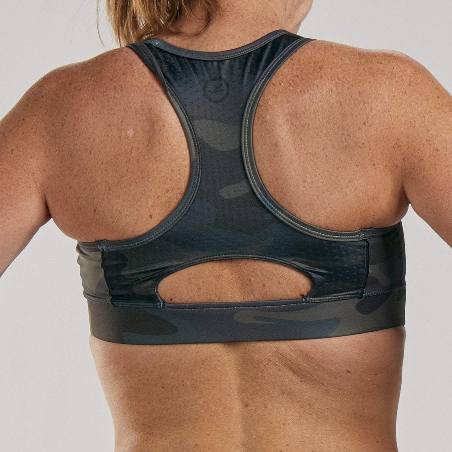 גוזיית ריצה נשים ZOOT LTD RUN BRA KONA CAMO