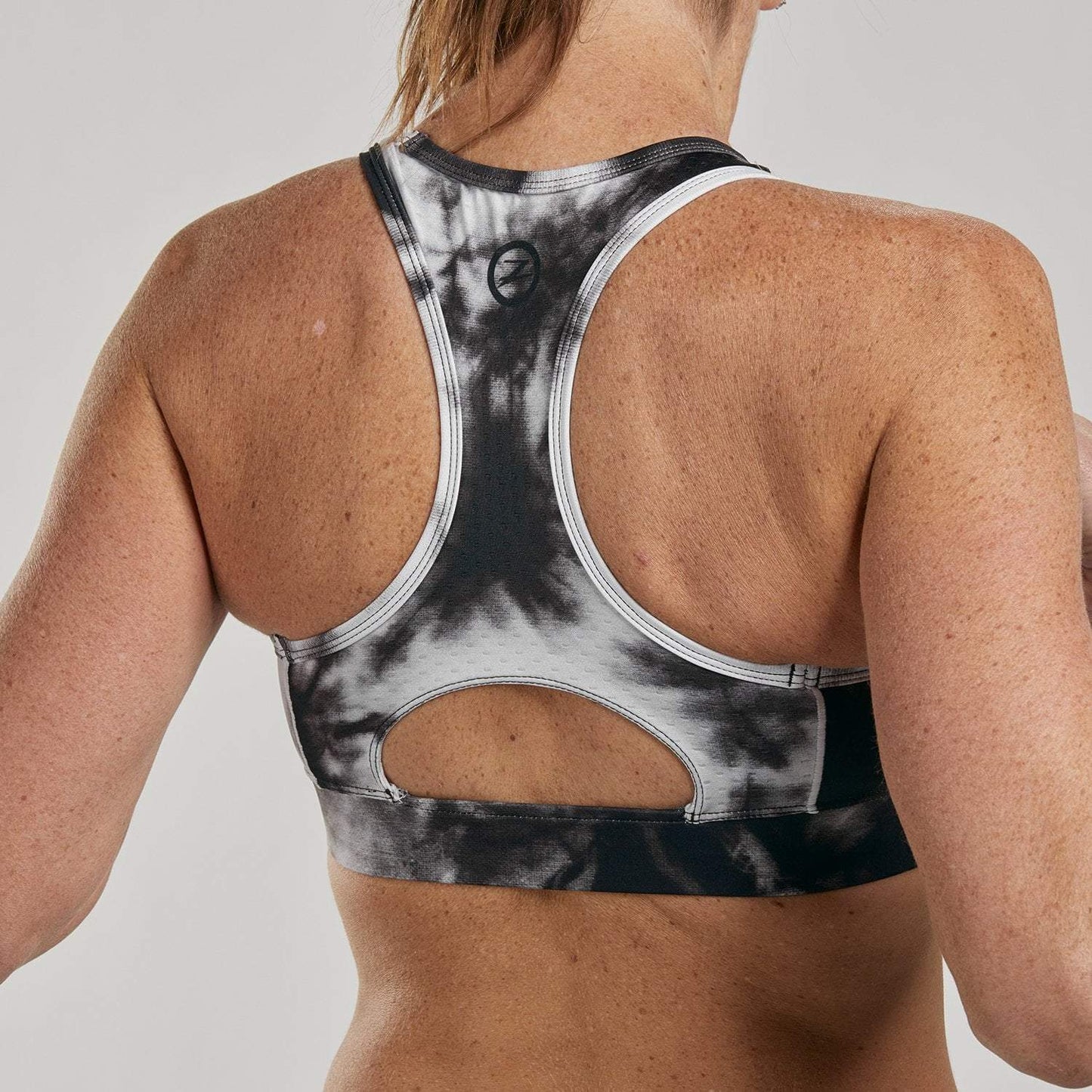 גוזיית נשים ZOOT WOMENS LTD RUN BRA - BLACK TIE DYE