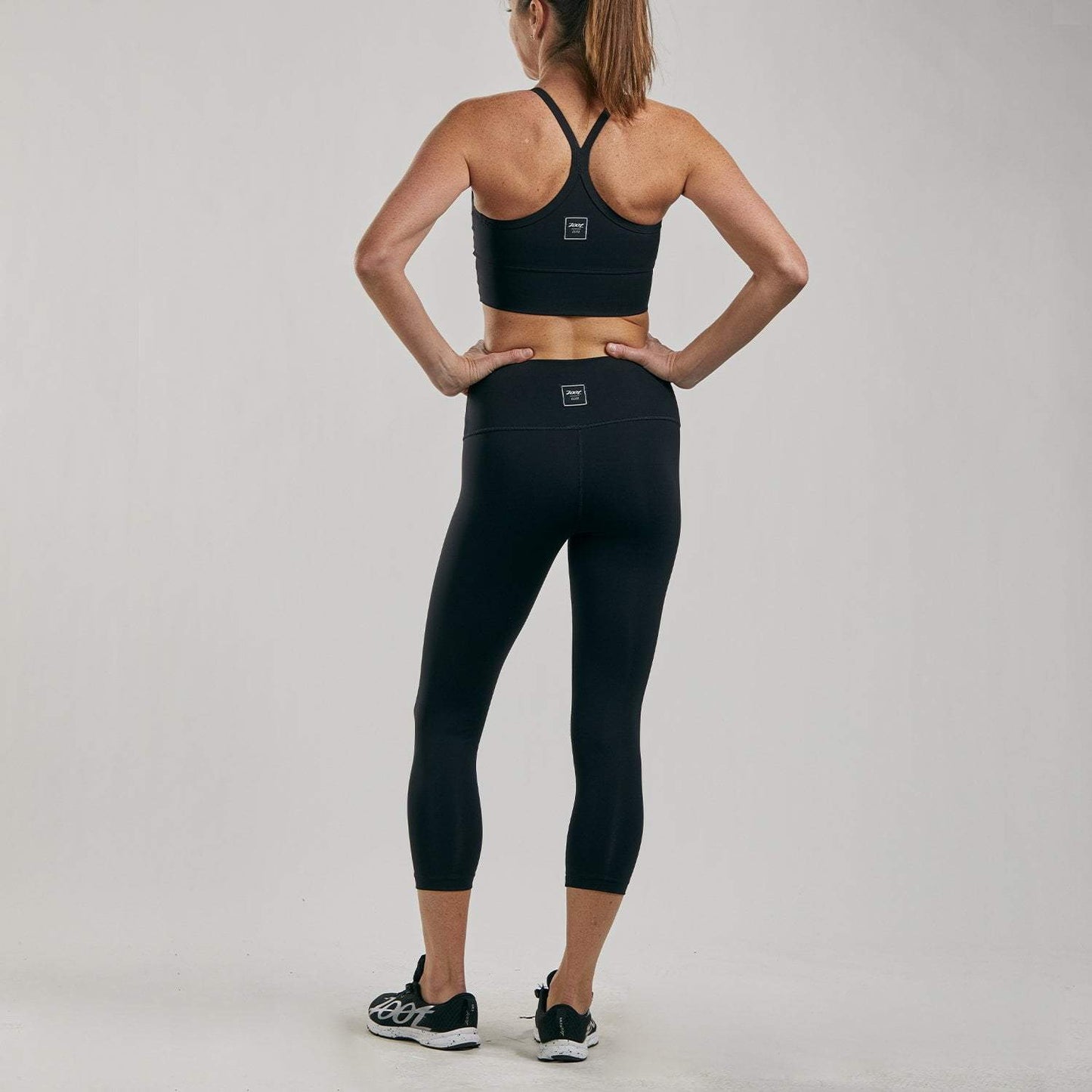 גוזיית נשים ZOOT WOMENS ELITE RUN CROP - ELITE