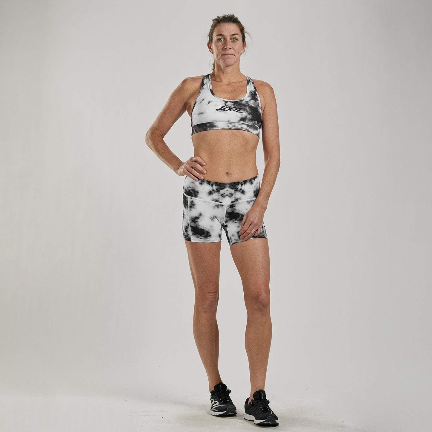 גוזיית נשים ZOOT WOMENS LTD RUN BRA - BLACK TIE DYE