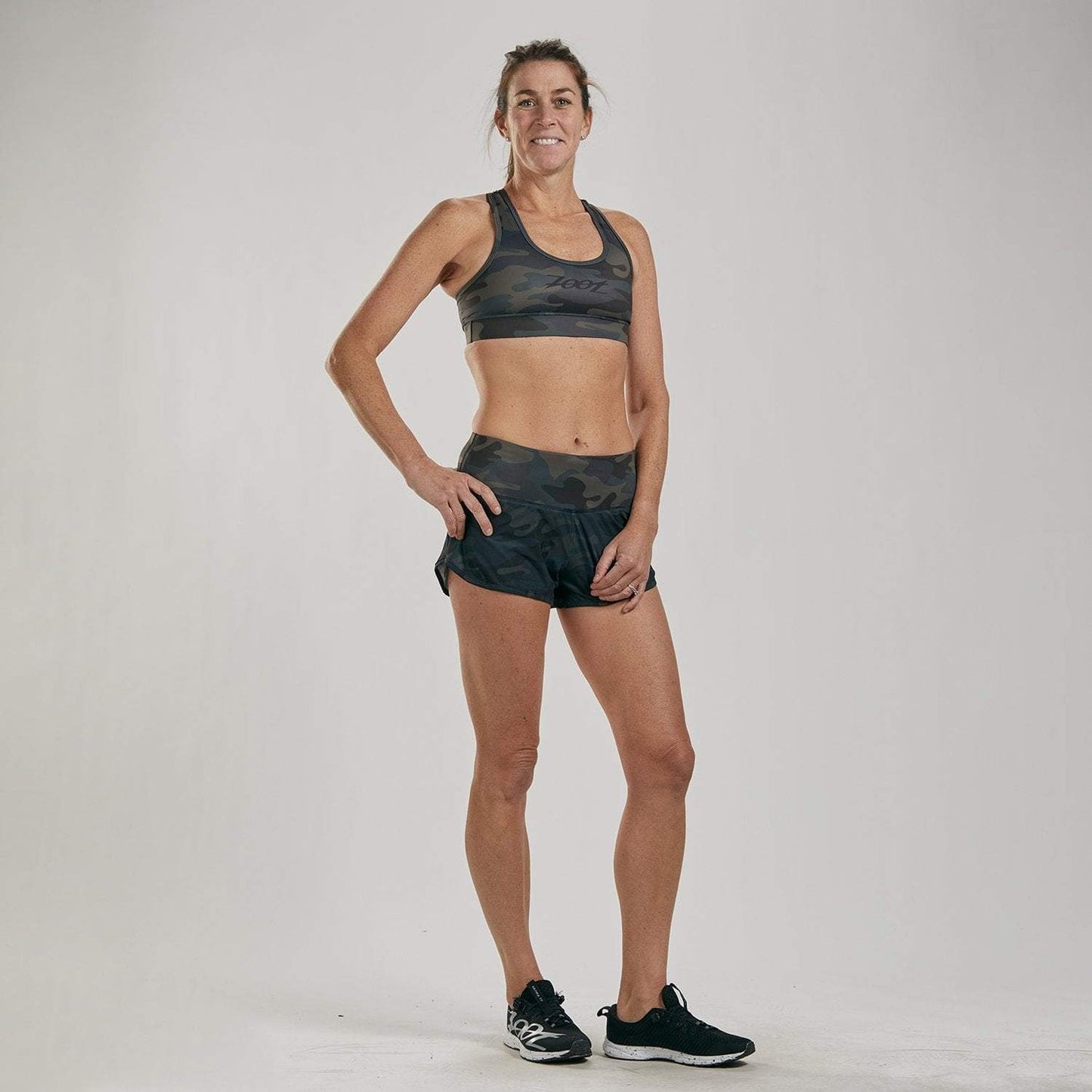 מכנס ריצה נשים ZOOT LTD RUN 3" SHORT KONA CAMO